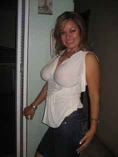 a milf living in South Holland, Illinois